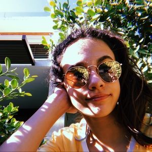 Meet your Posher, Isabelle